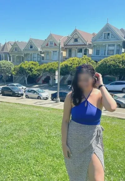 Amber, 28