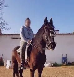 Angela, 31
