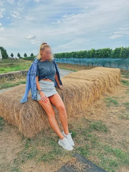 Anne, 38