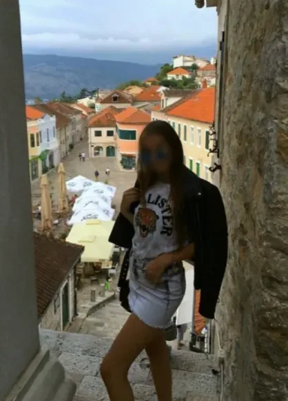 Ayla, 33