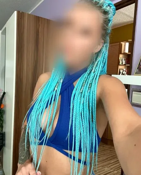 Chaima, 33