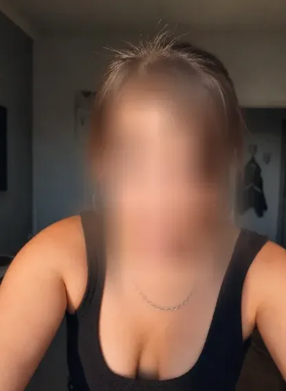 Daphne, 34