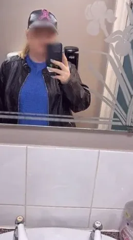Elin, 21