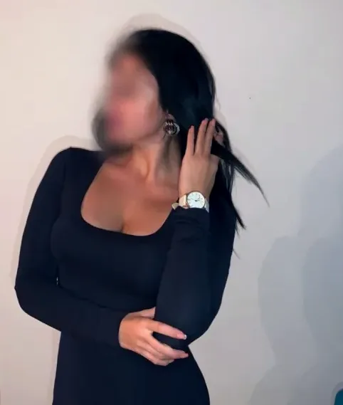 Fatima, 32