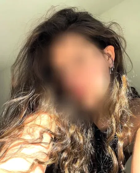 Fleur, 19