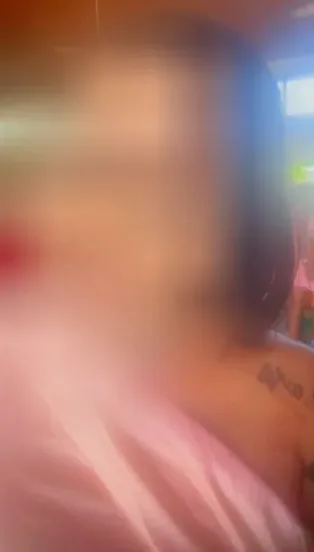 Nina, 33