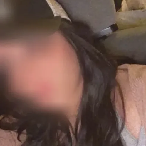 Sandra, 23